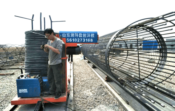 绕筋机\滚笼机\钢筋笼绕筋机\钢筋笼滚笼机山东润科数控科技专业制造